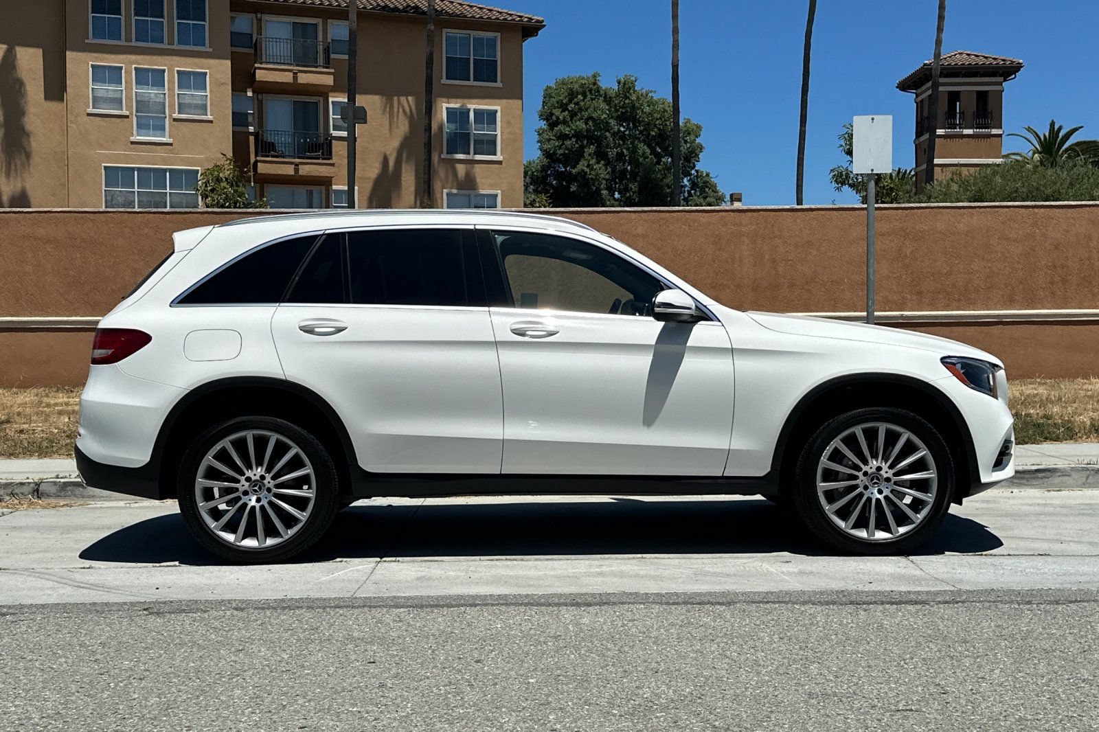 Used 2018 Mercedes-Benz GLC 300 image 3