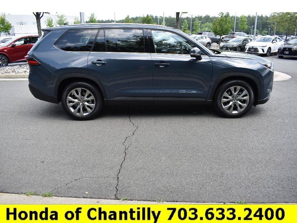 Used 2025 Toyota Grand Highlander AWD image 8