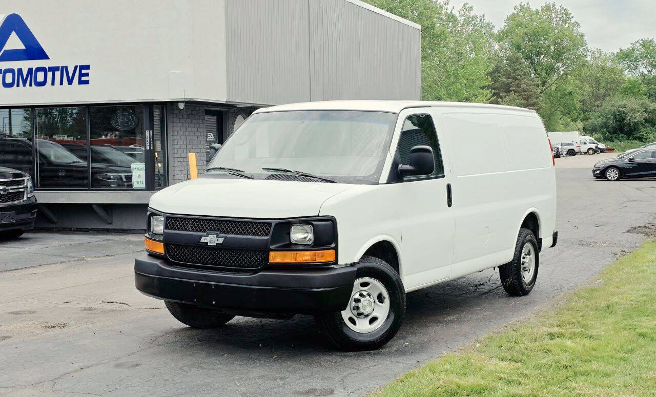 Used 2014 Chevrolet Express 2500 RWD image 2