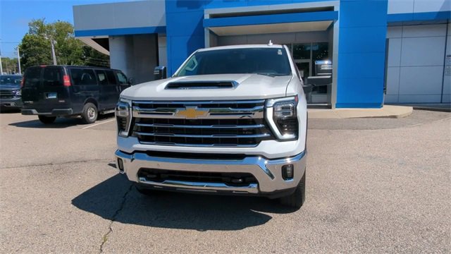 Certified 2024 Chevrolet Silverado 2500 LTZ w/ LTZ Plus Package image 3
