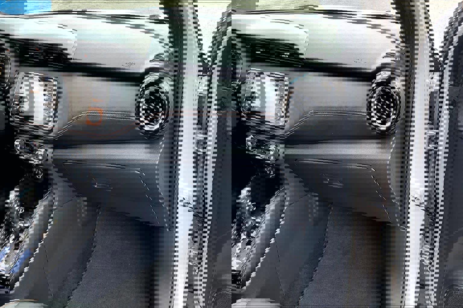 Used 2019 Nissan Kicks SR w/ SR Premium Package image 17