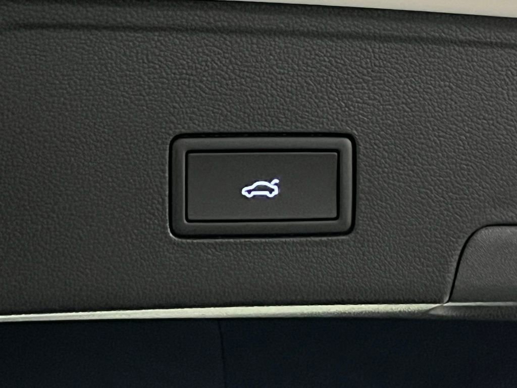 New 2026 Volkswagen Atlas Cross Sport SE image 40