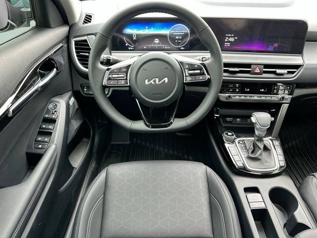 Used 2024 Kia Seltos SX w/ SX Sunroof Package AWD/4WD image 11