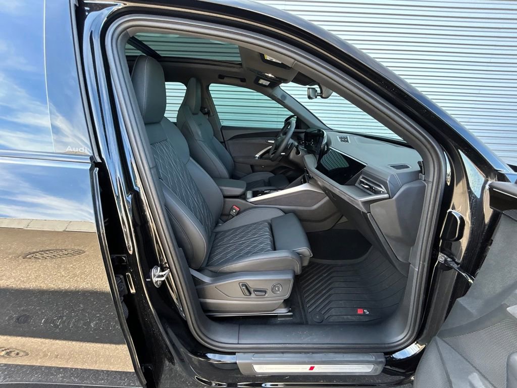 Certified 2025 Audi SQ5 Premium Plus w/ Premium Plus Package image 46