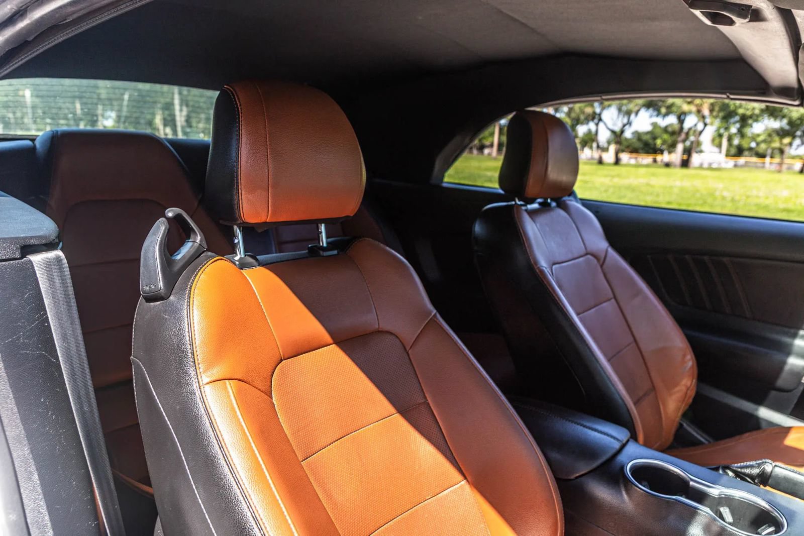 Used 2018 Ford Mustang Premium RWD image 42