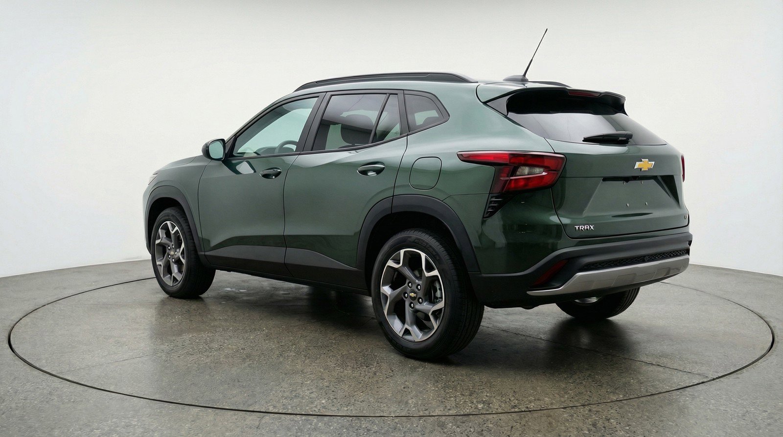 Used 2025 Chevrolet Trax LT FWD image 6