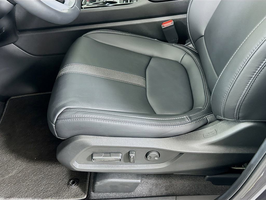 Certified 2025 Honda Pilot Touring image 19