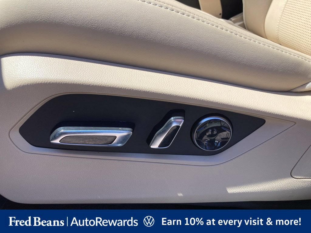 Used 2023 Acura RDX w/ Technology Package FWD image 32