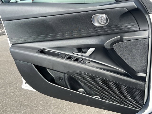 Certified 2025 Hyundai Elantra Blue image 22