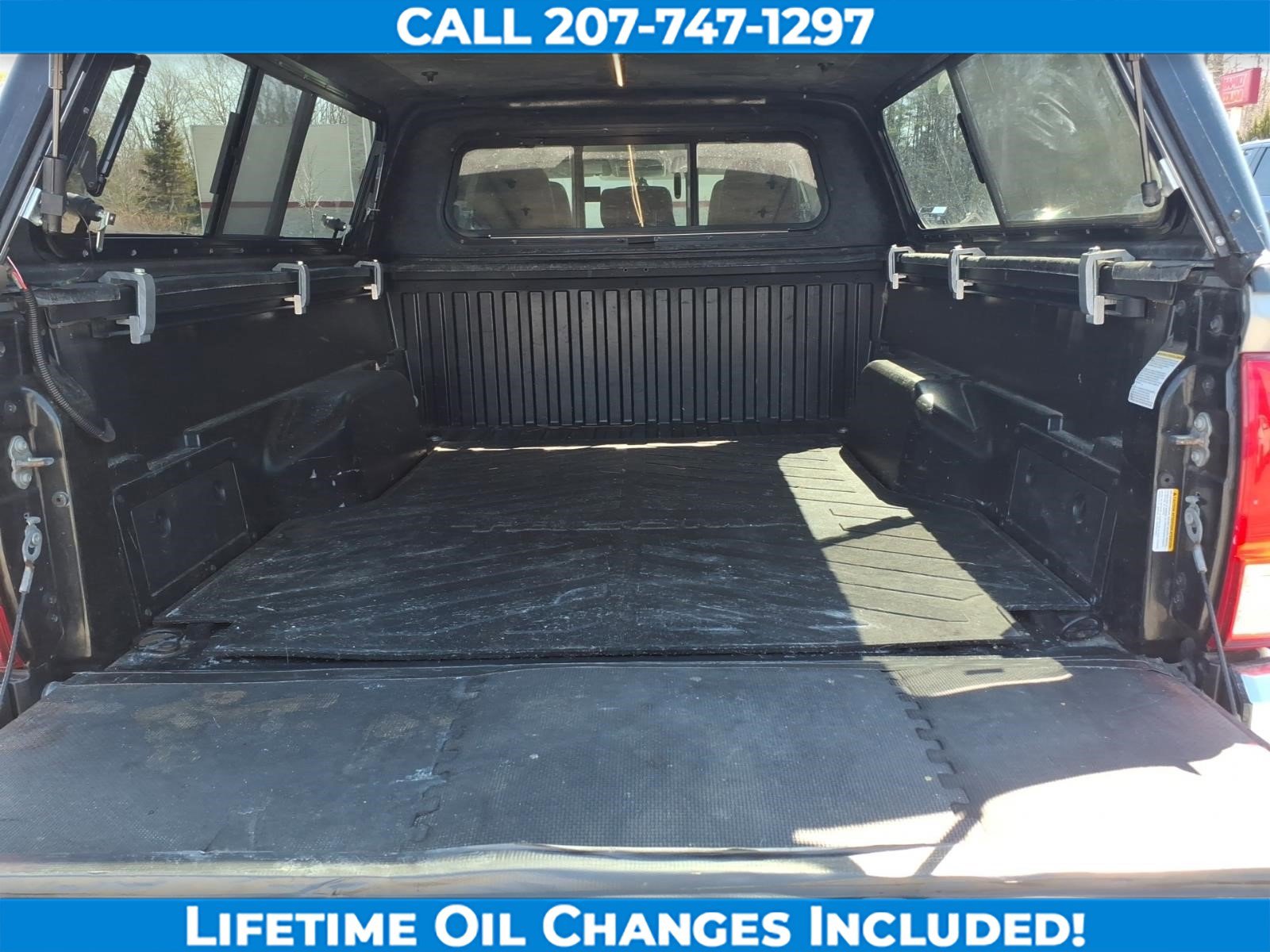 Used 2016 Toyota Tacoma SR5 w/ SR5 Appearance Package (SN) image 10