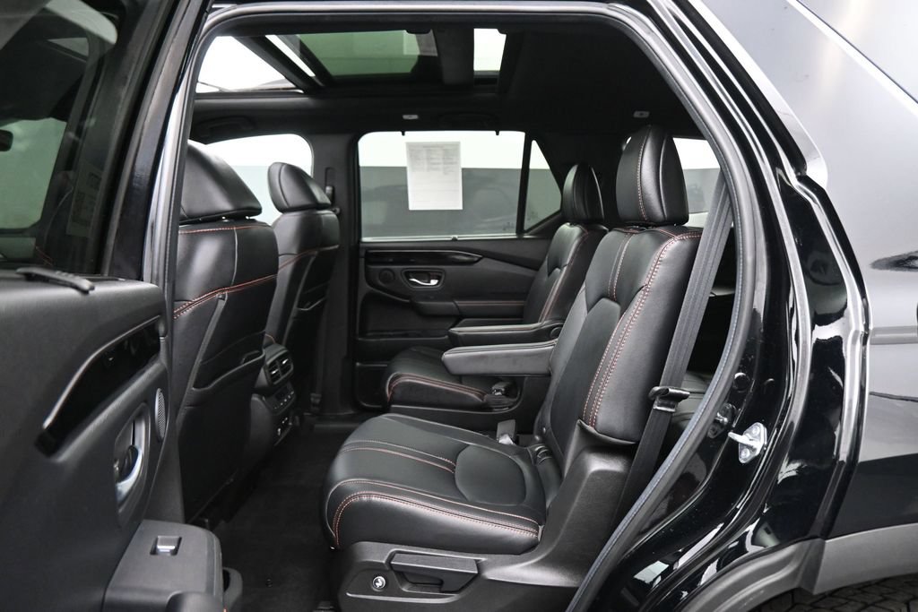 Used 2024 Honda Pilot TrailSport image 16