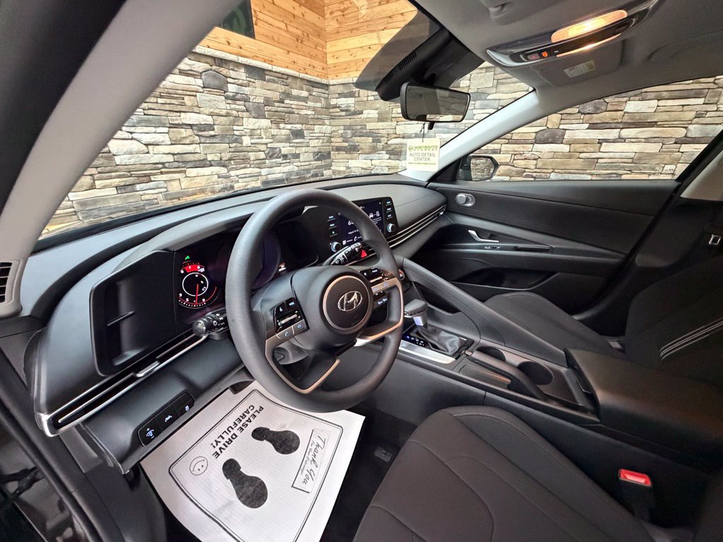 Certified 2023 Hyundai Elantra SEL FWD image 21