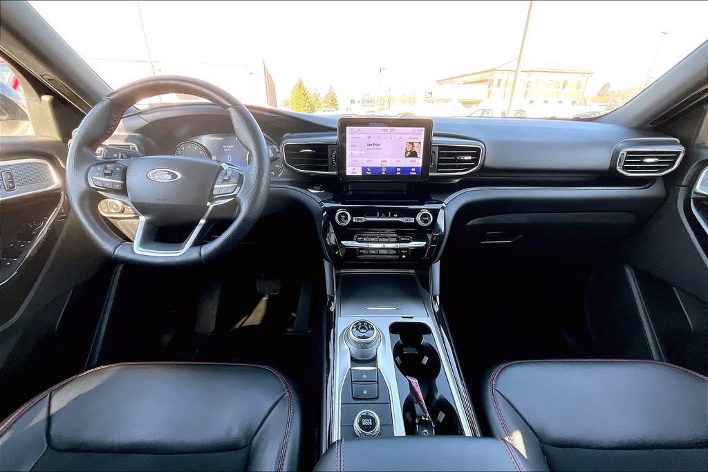 Used 2022 Ford Explorer ST-Line image 14