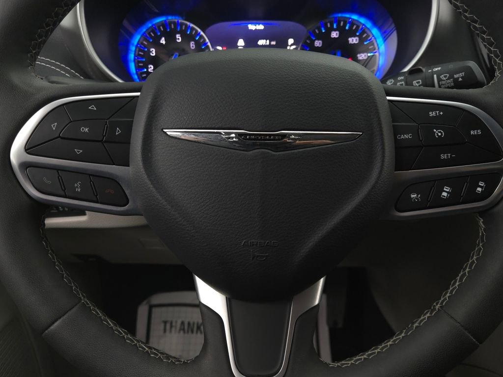 Used 2024 Chrysler Pacifica Touring-L image 22