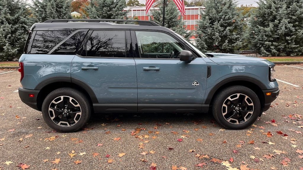 Used 2021 Ford Bronco Sport Outer Banks image 2