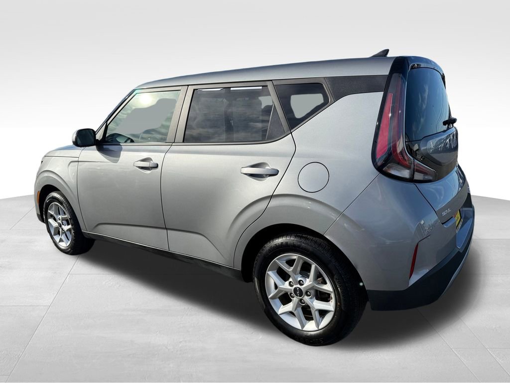 Certified 2023 Kia Soul LX w/ LX Technology Package image 7