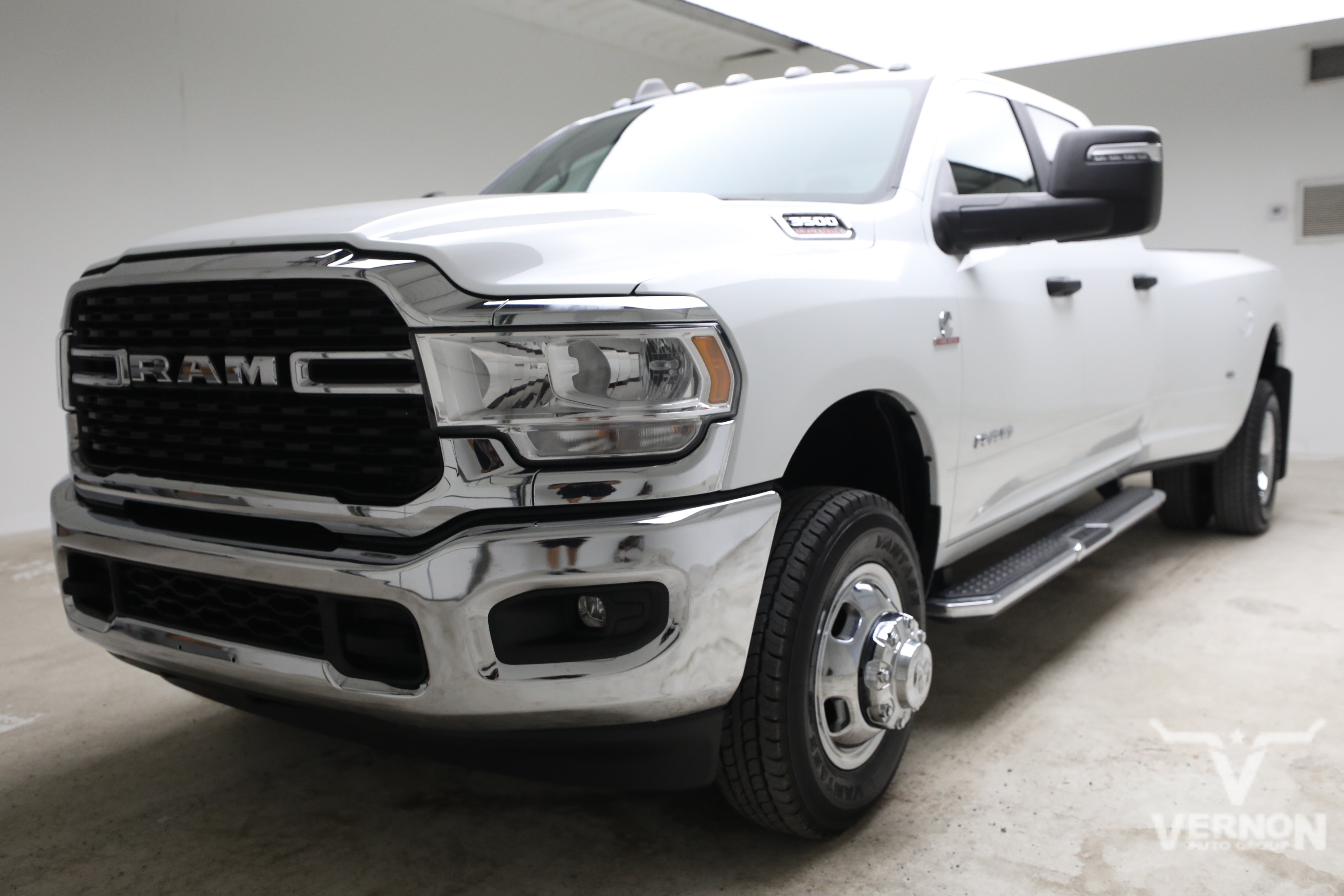 Used 2024 RAM 3500 Big Horn AWD/4WD image 1