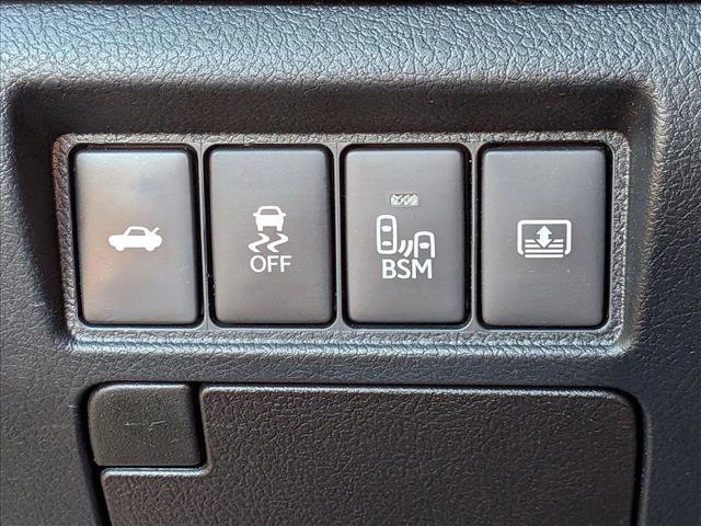 Used 2015 Toyota Avalon Limited FWD image 11