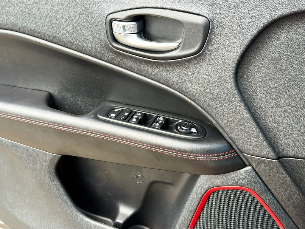 Used 2020 Jeep Compass Trailhawk image 23