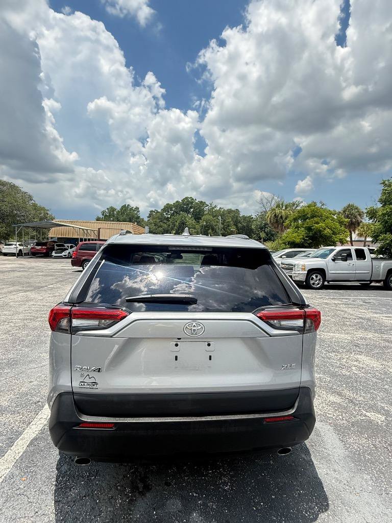 Used 2020 Toyota RAV4 XLE FWD image 20
