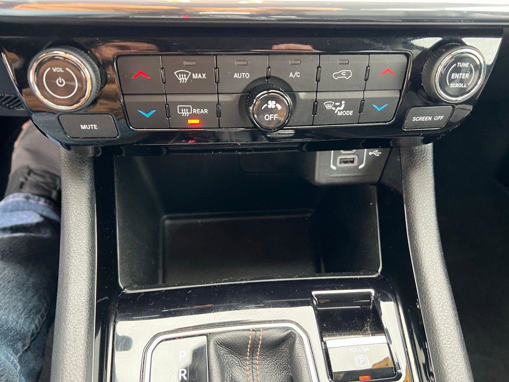 Used 2022 Jeep Compass Limited image 31