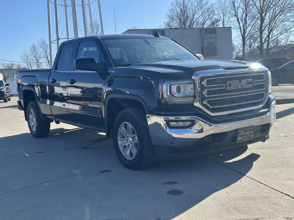 Used 2017 GMC Sierra 1500 SLE image 4