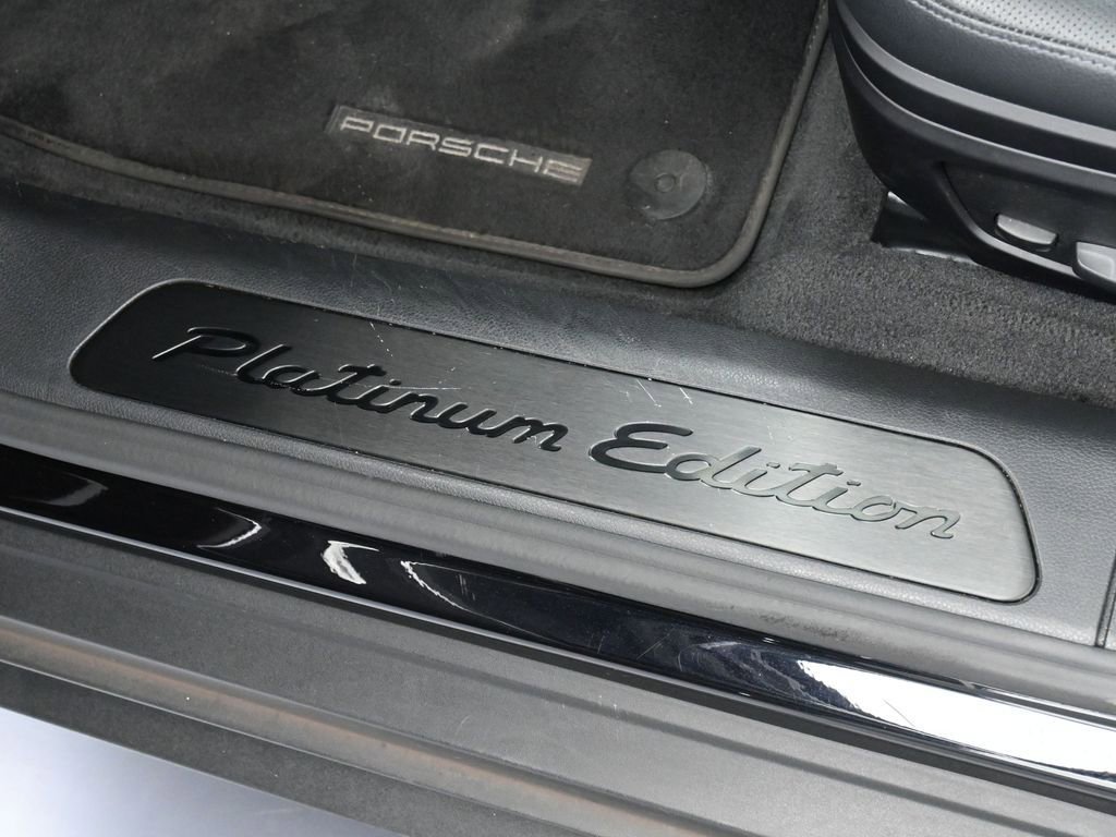 Certified 2022 Porsche Panamera Platinum Edition image 16