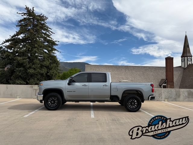 Used 2024 Chevrolet Silverado 2500 LT AWD/4WD image 4