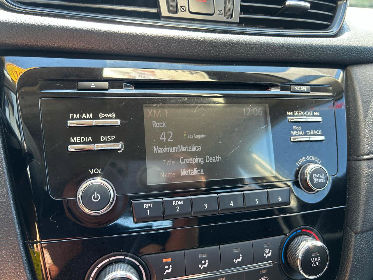 Used 2017 Nissan Rogue S AWD/4WD image 19