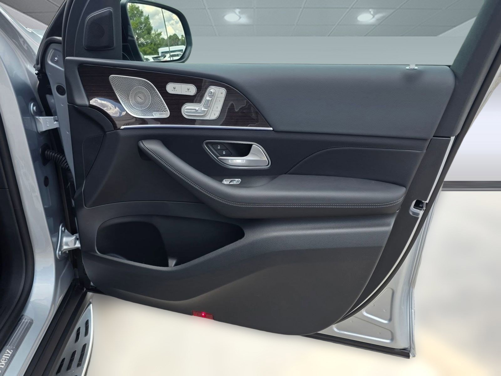 New 2026 Mercedes-Benz GLS 450 4MATIC image 18