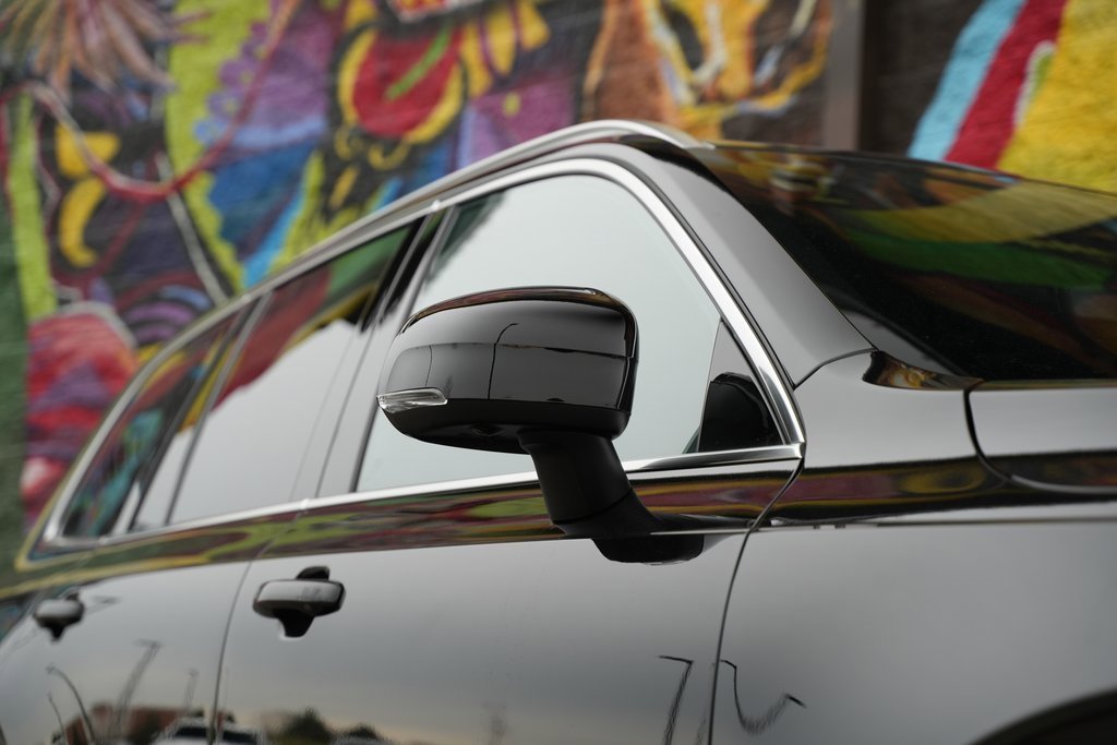 Used 2024 Volvo XC90 B6 Plus w/ Protection Package image 3