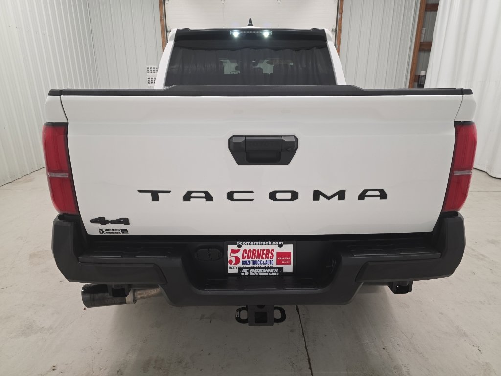Used 2025 Toyota Tacoma SR AWD/4WD image 12
