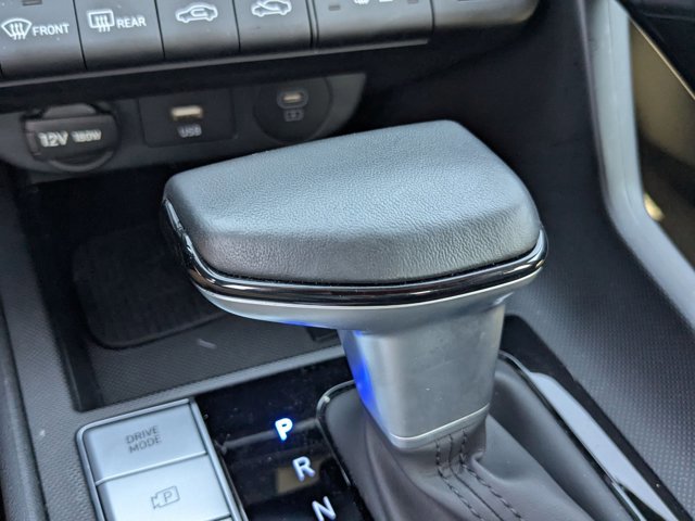 Used 2025 Hyundai Elantra Limited image 11