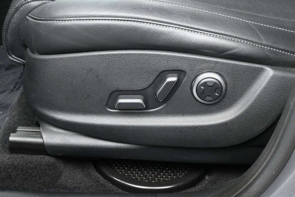 Used 2025 Genesis GV80 2.5T Standard AWD/4WD image 12