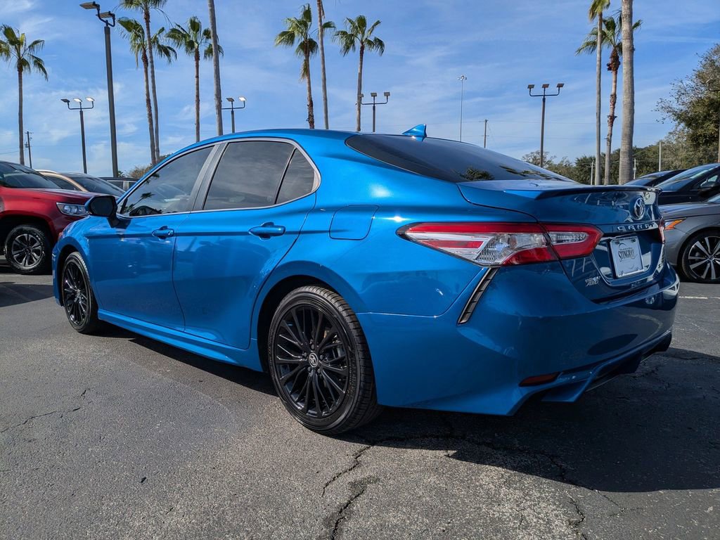 Used 2020 Toyota Camry SE w/ Moonroof Package image 6