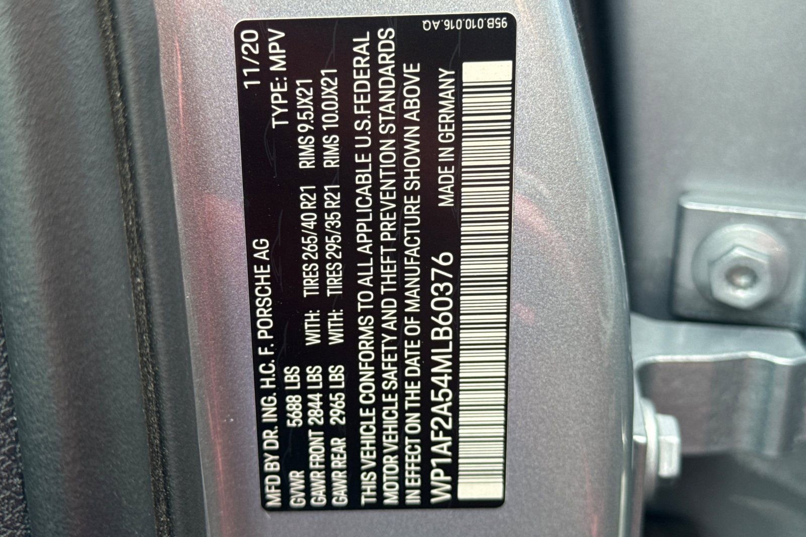 Used 2021 Porsche Macan Turbo AWD/4WD image 54