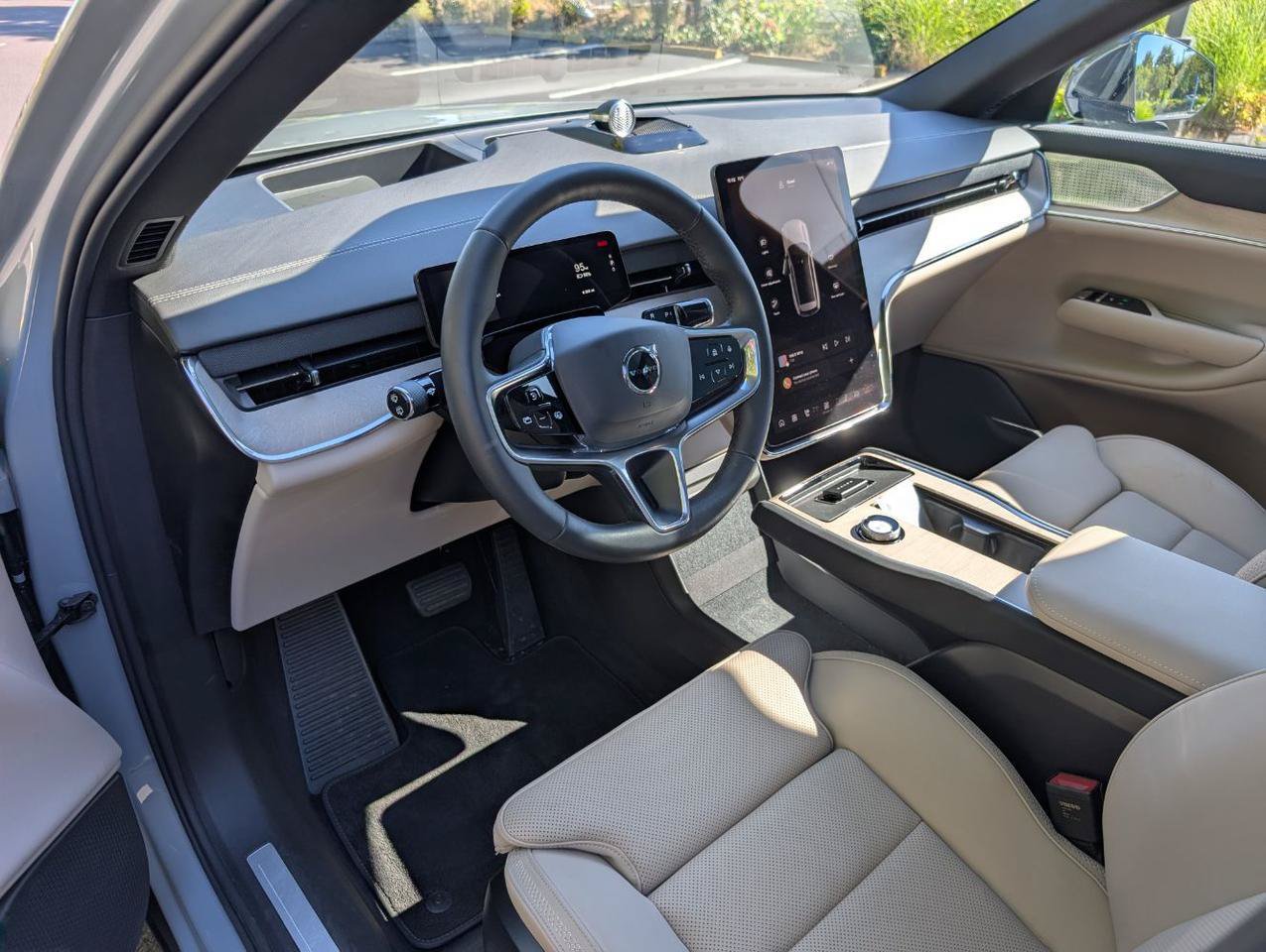 Used 2025 Volvo EX90 Ultra AWD/4WD image 9