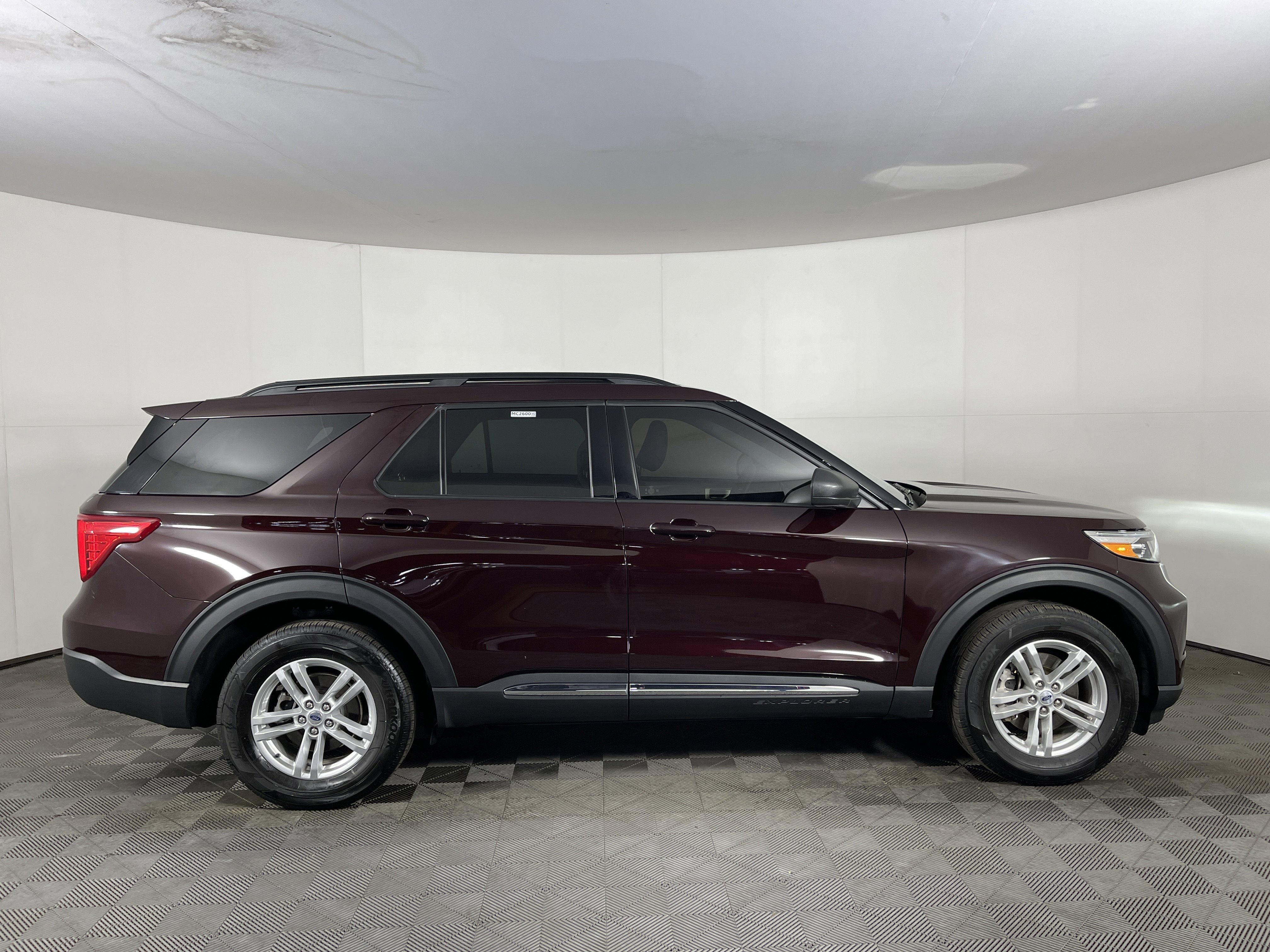 Used 2023 Ford Explorer XLT w/ Equipment Group 202A image 5
