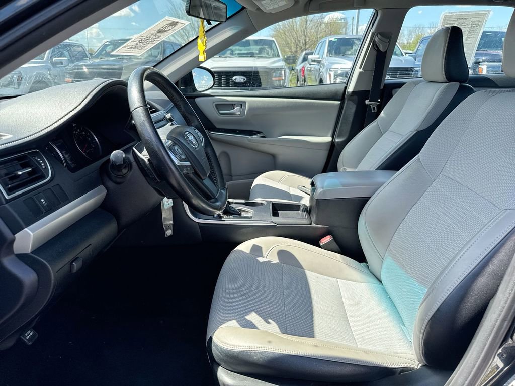 Used 2016 Toyota Camry SE image 19