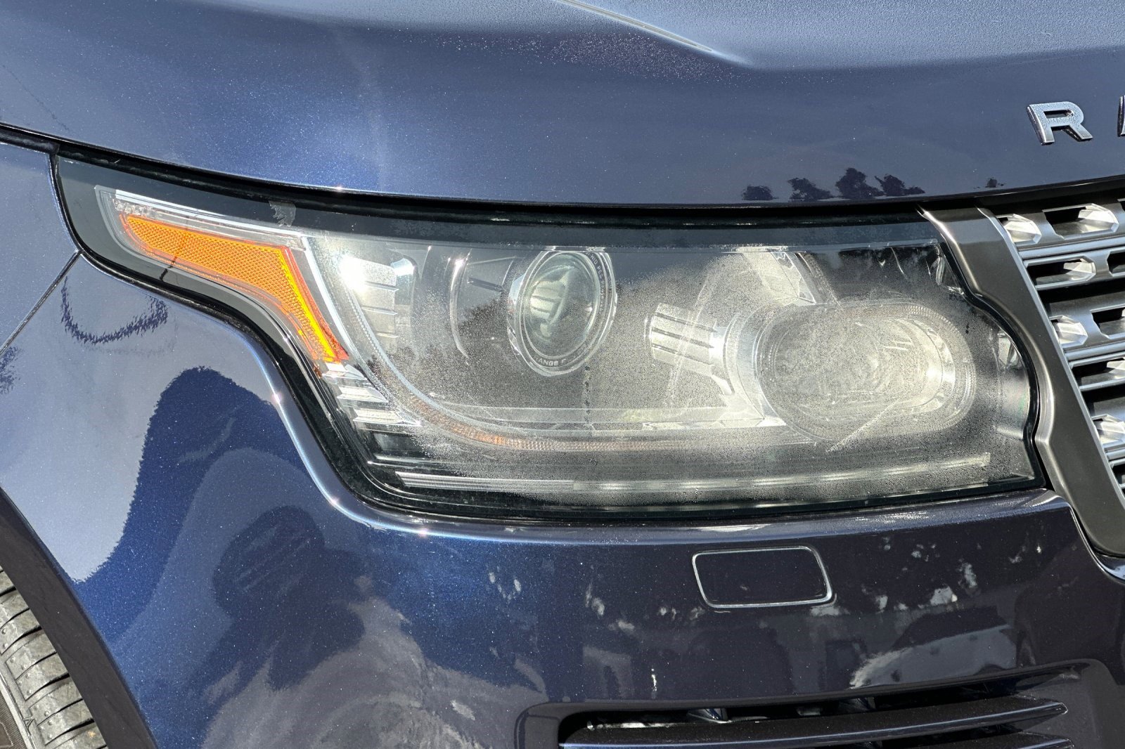 Used 2016 Land Rover Range Rover HSE image 12