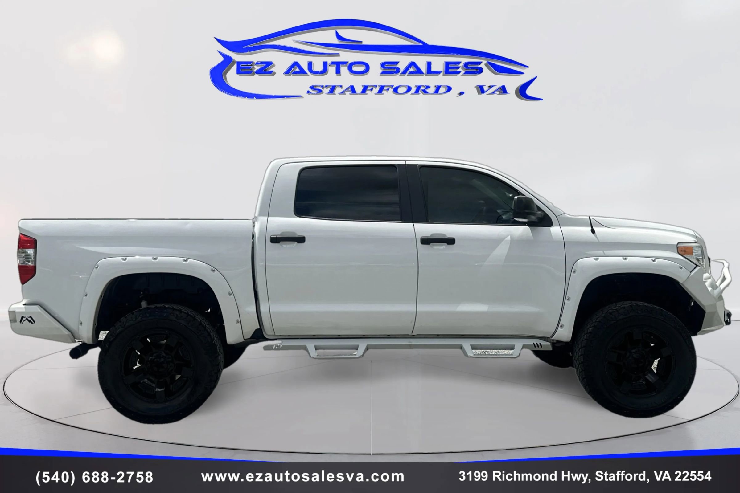 Used 2015 Toyota Tundra SR5 w/ SR5 Upgrade Package AWD/4WD image 4