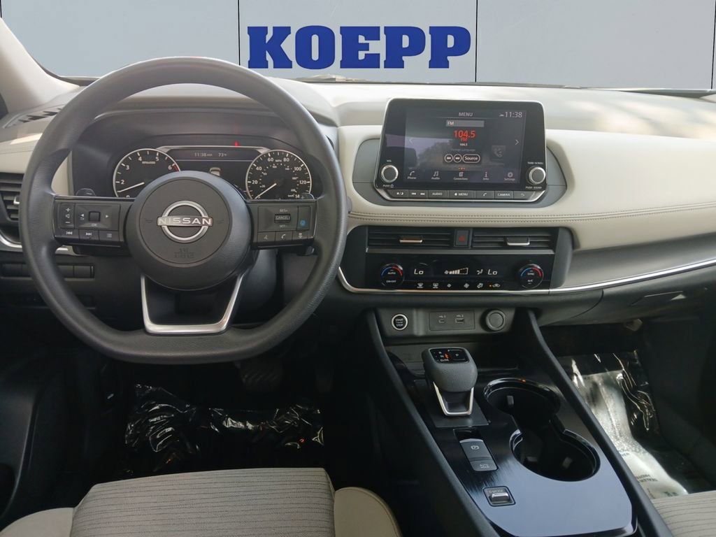 Used 2023 Nissan Rogue SV image 12