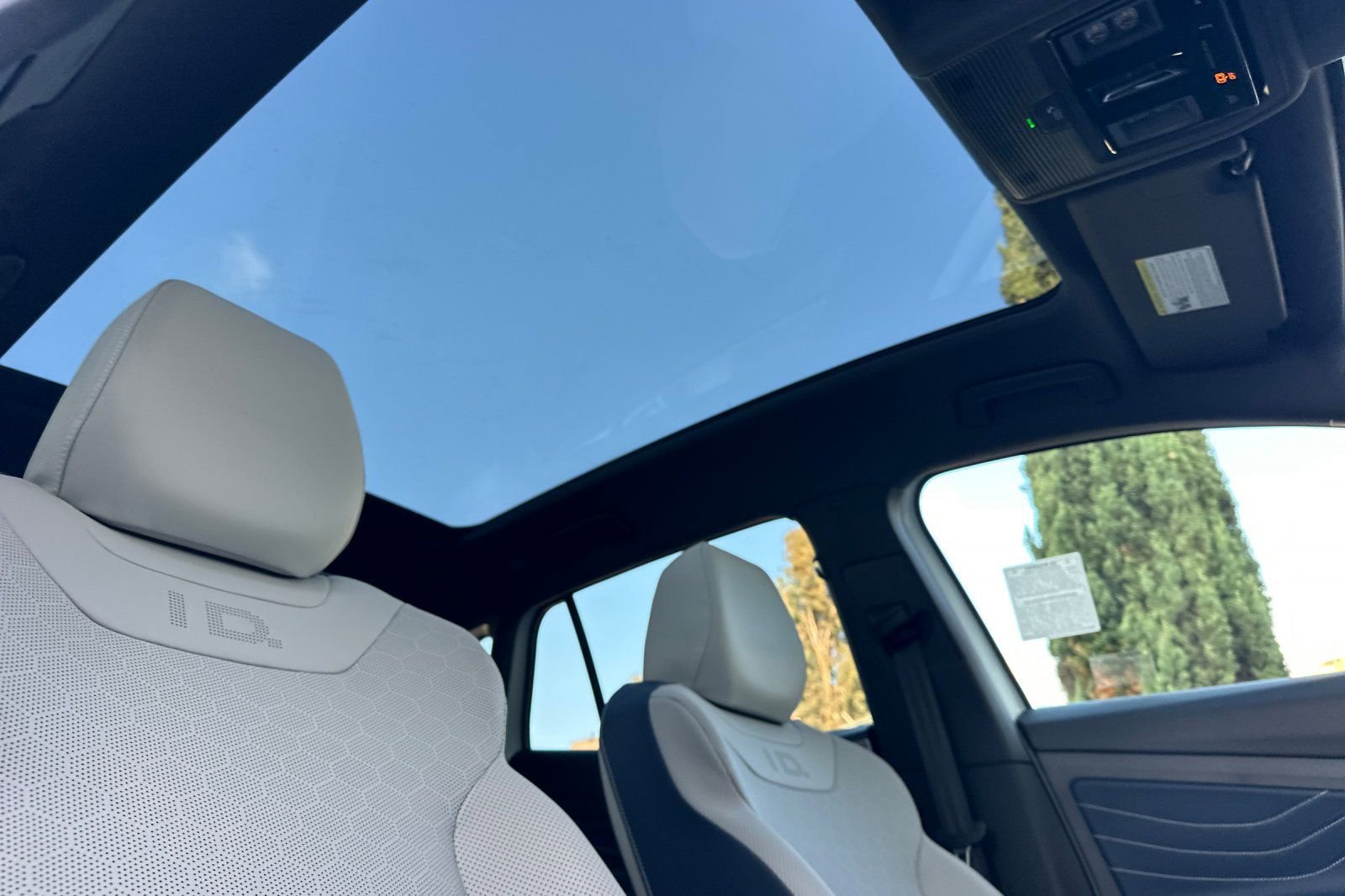 New 2025 Volkswagen ID.4 Pro S AWD/4WD image 15