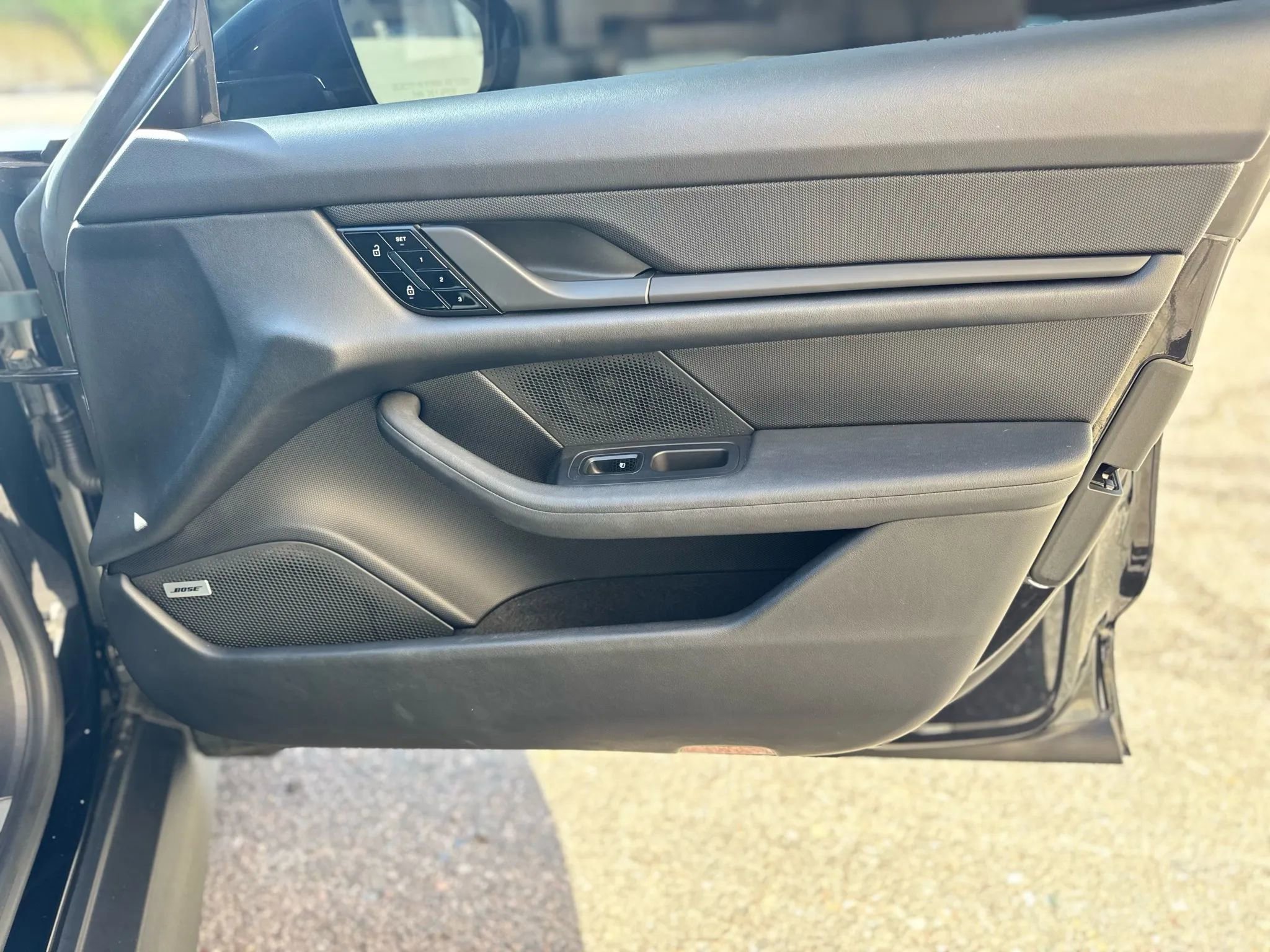 Used 2020 Porsche Taycan 4S w/ Premium Package image 21