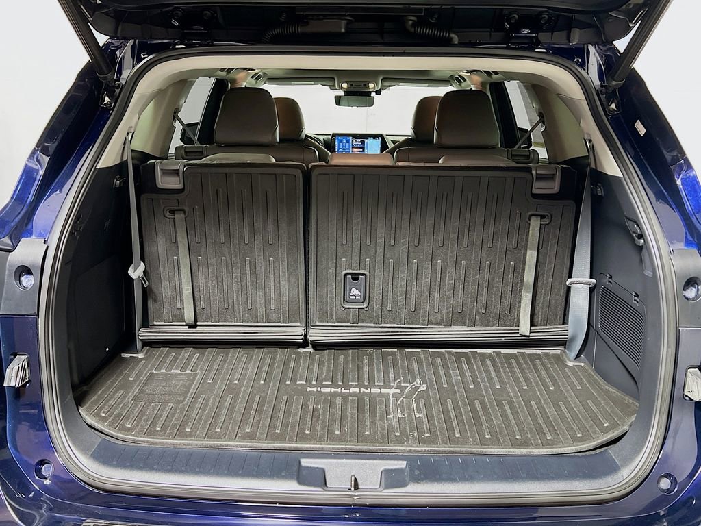 Certified 2021 Toyota Highlander Platinum AWD/4WD image 23