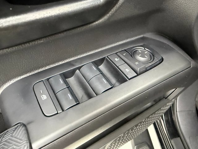 Used 2025 Toyota Tacoma SR5 w/ SR5 Upgrade Package image 29