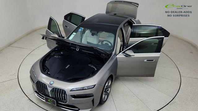 Used 2024 BMW i7 xDrive60 image 88