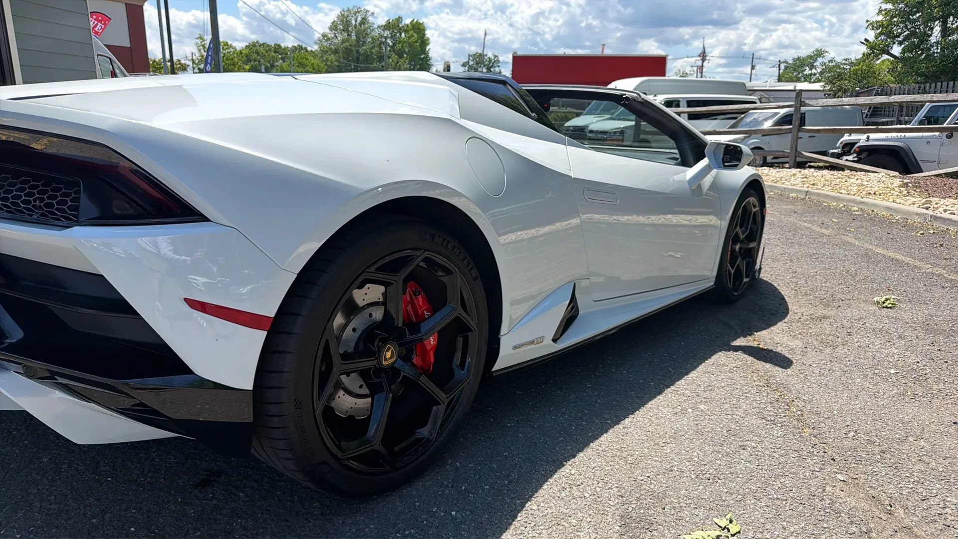 Used 2021 Lamborghini Huracan EVO RWD image 13