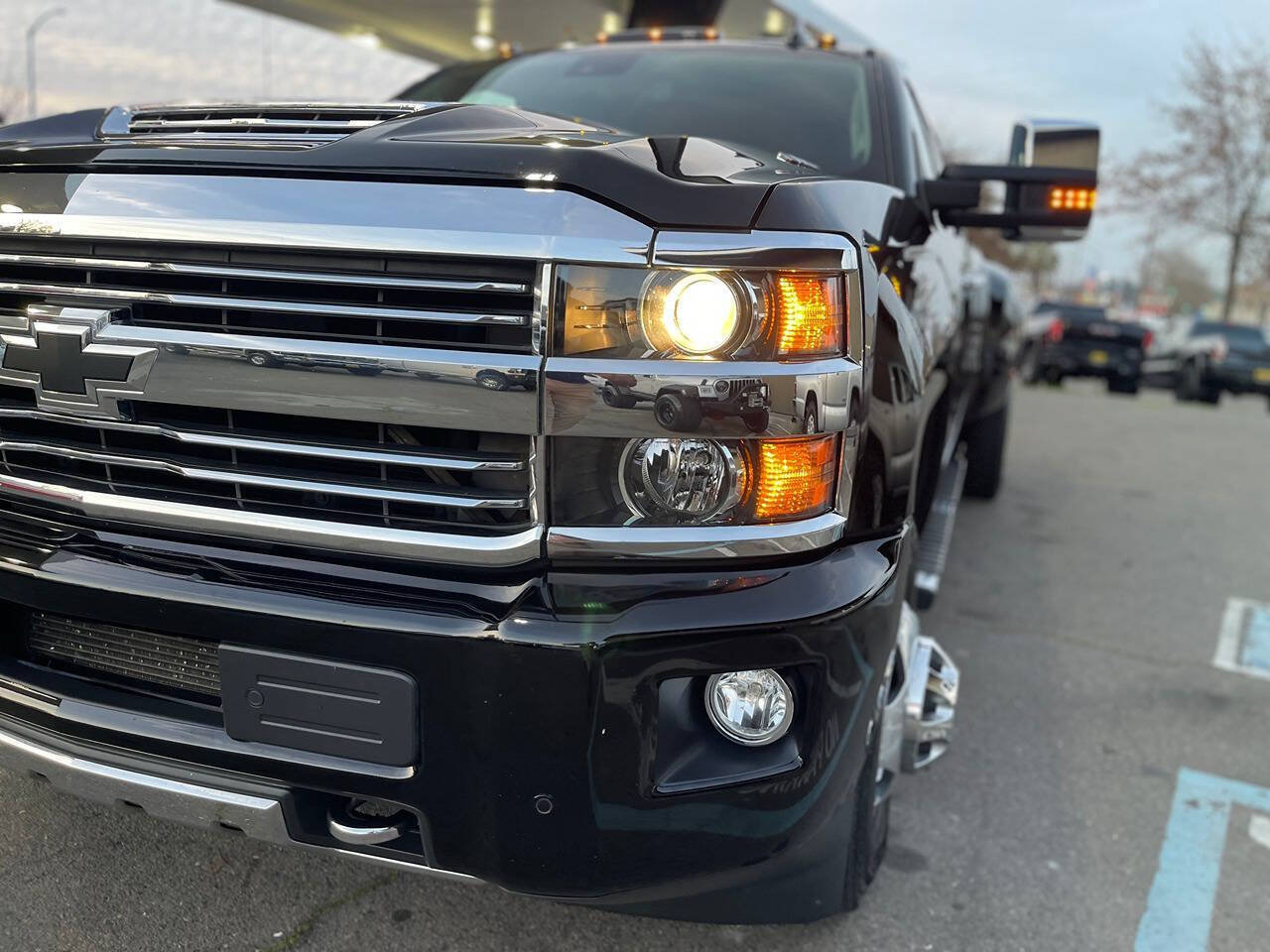 Used 2017 Chevrolet Silverado 3500 High Country w/ Duramax Plus Package AWD/4WD image 66