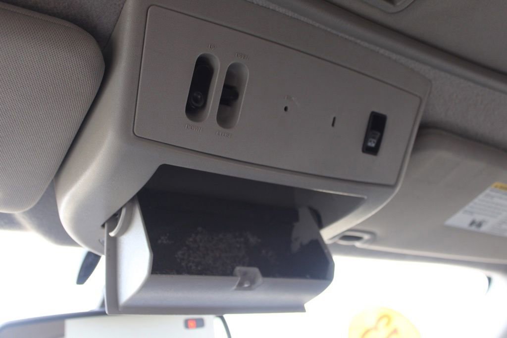 Used 2013 Nissan Titan SL w/ Moonroof Pkg image 43